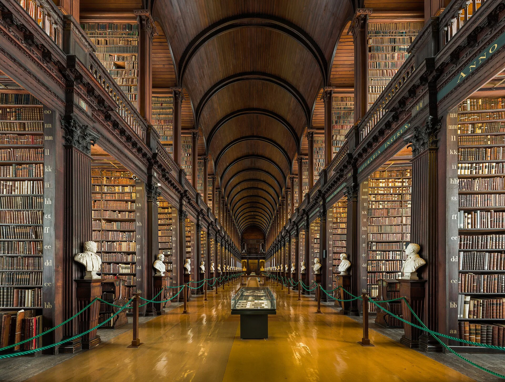 La Long Room del Trinity College di Dublino